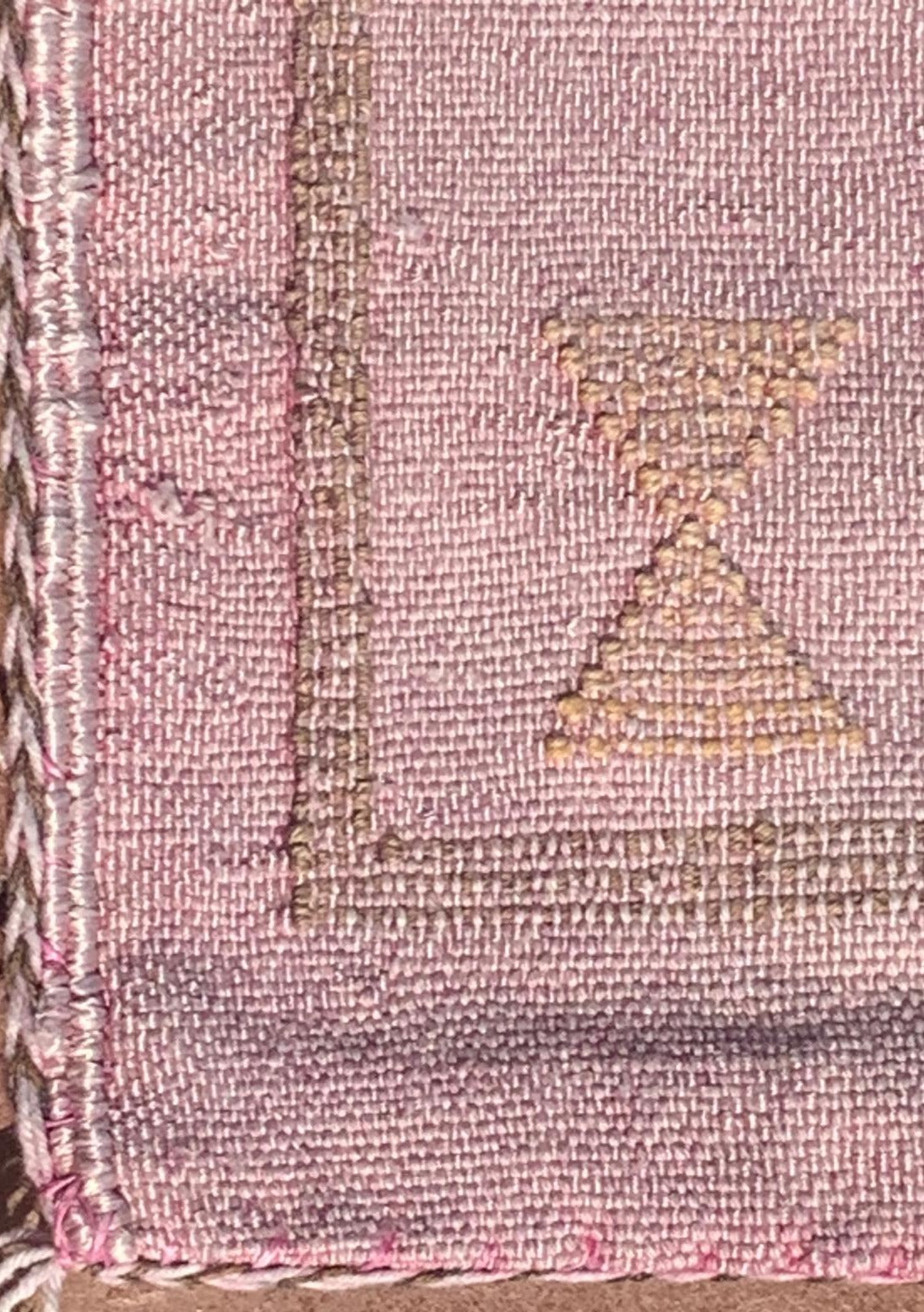 Housse de coussin Sabra rose nude en soie de cactus motifs Berbères Le souk de lili