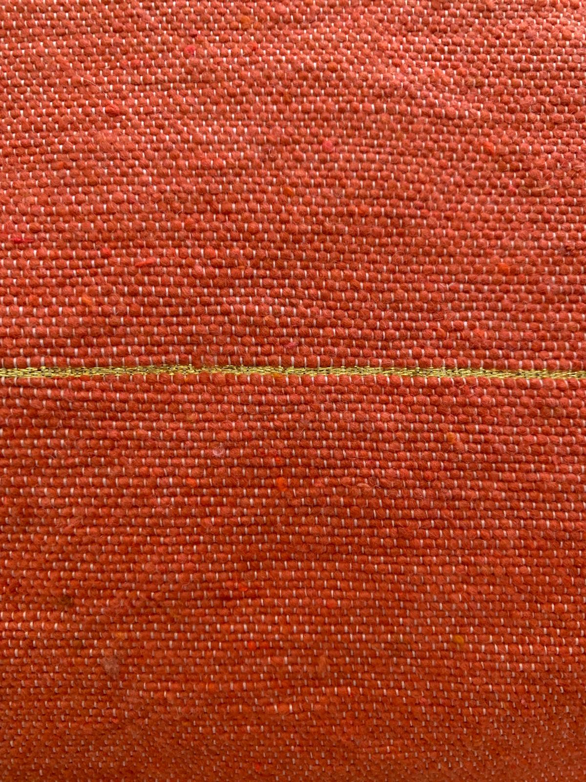 Grand plaid Berbères terracotta a rayures dorées avec pompons Le souk de lili