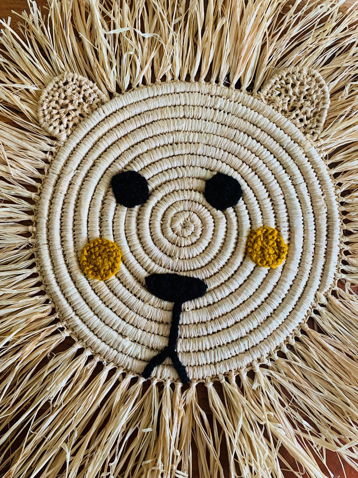 Tête de Lion en raphia a accroche murale Le souk de lili