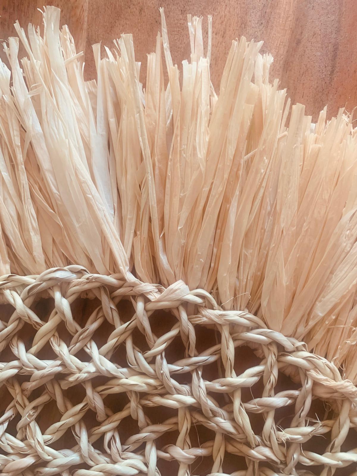 Set de table rond en paille avec franges en raphia Le souk de lili
