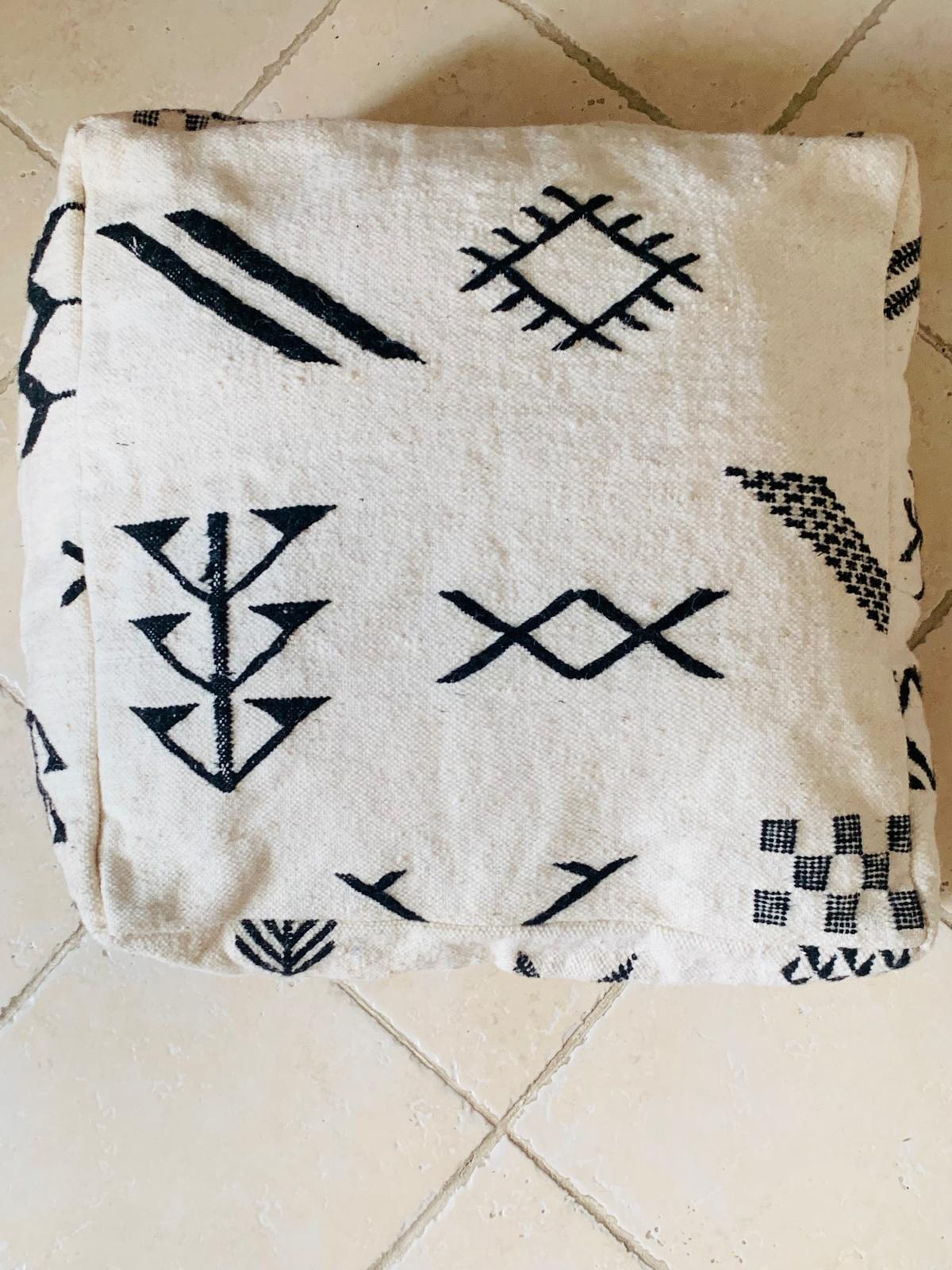 Grand pouf Berbères Zanafi pure laine Le souk de lili