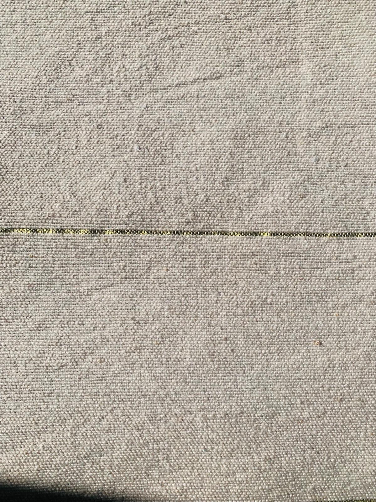 Grand plaid Berbères beige a rayures dorées avec pompons Le souk de lili