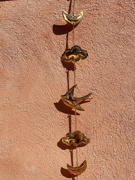 Guirlande en laiton doré ( lunes, nuages, hirondelle ) Le souk de lili